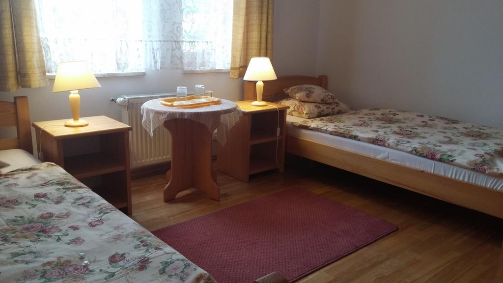 Gospodarstwo Agroturystyczne-Pensjonat Sad Podgorzyn Luaran gambar