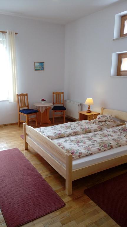 Gospodarstwo Agroturystyczne-Pensjonat Sad Podgorzyn Luaran gambar